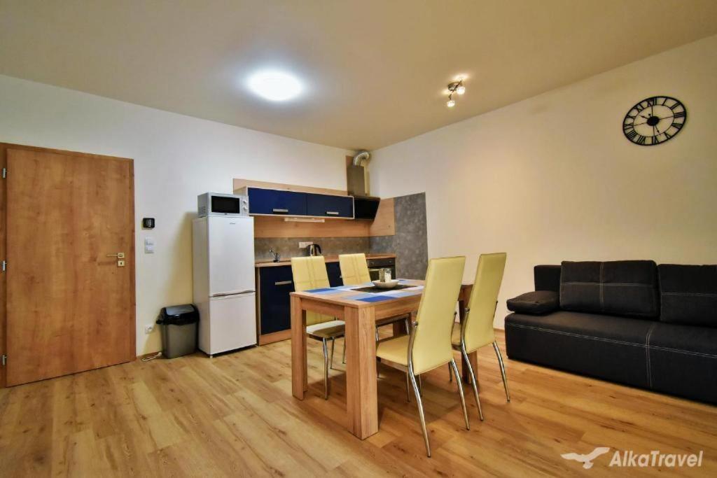 Moderni Apartman Horni Marsov - By Alka מראה חיצוני תמונה