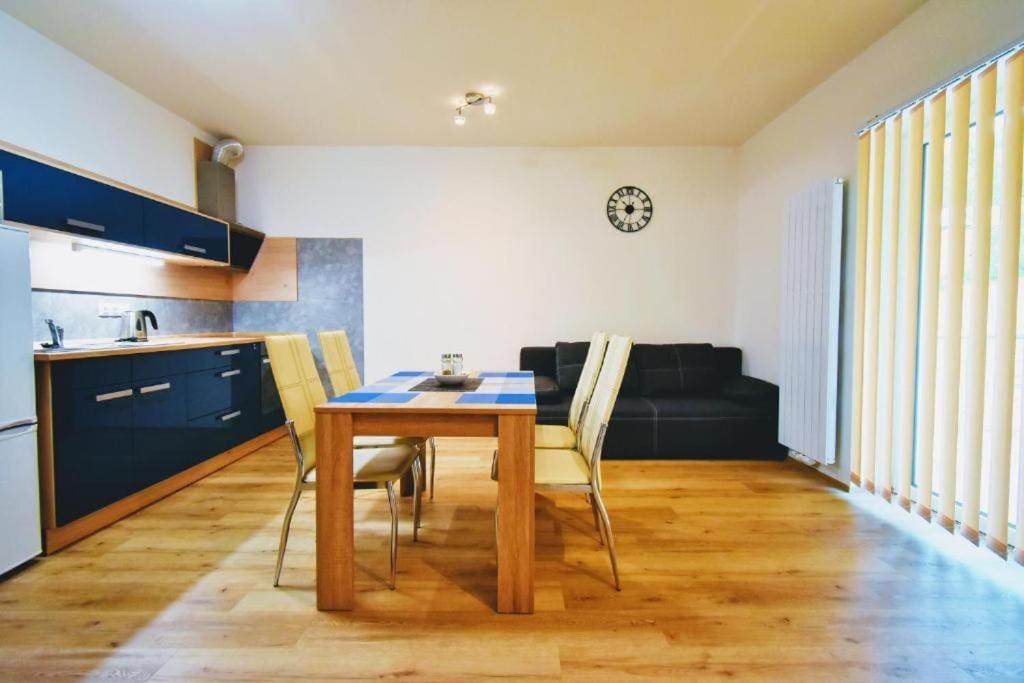 Moderni Apartman Horni Marsov - By Alka מראה חיצוני תמונה